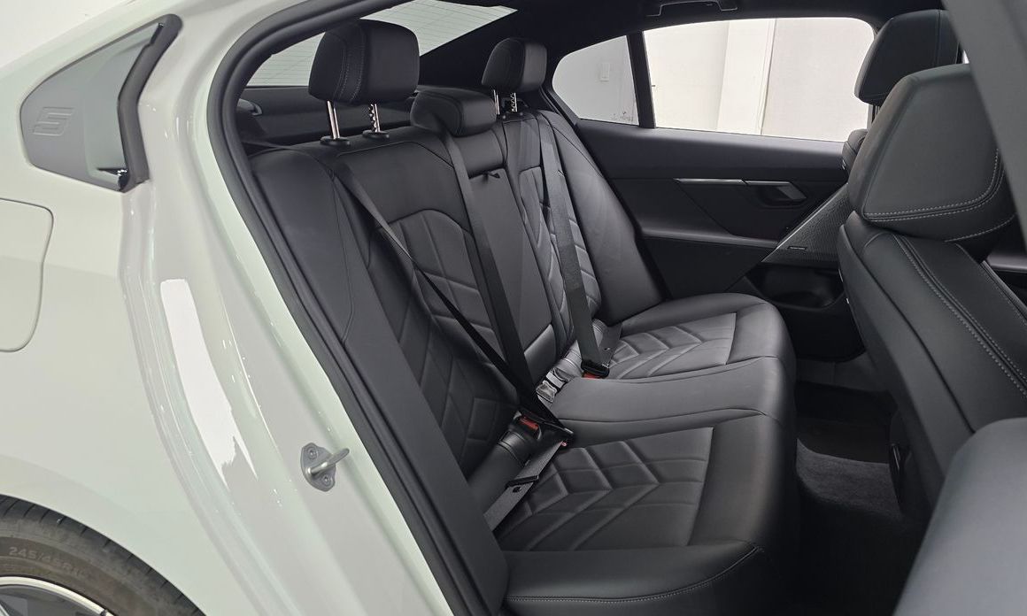 BMW 5-Series 2024