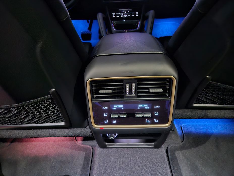 Porsche Cayenne 2025