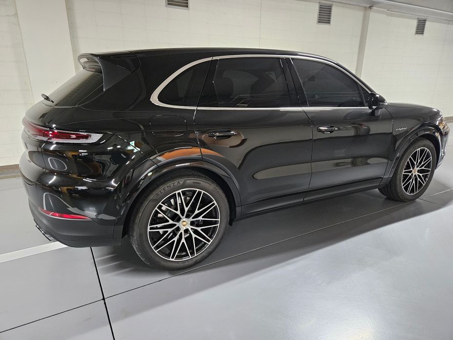 Porsche Cayenne 2025