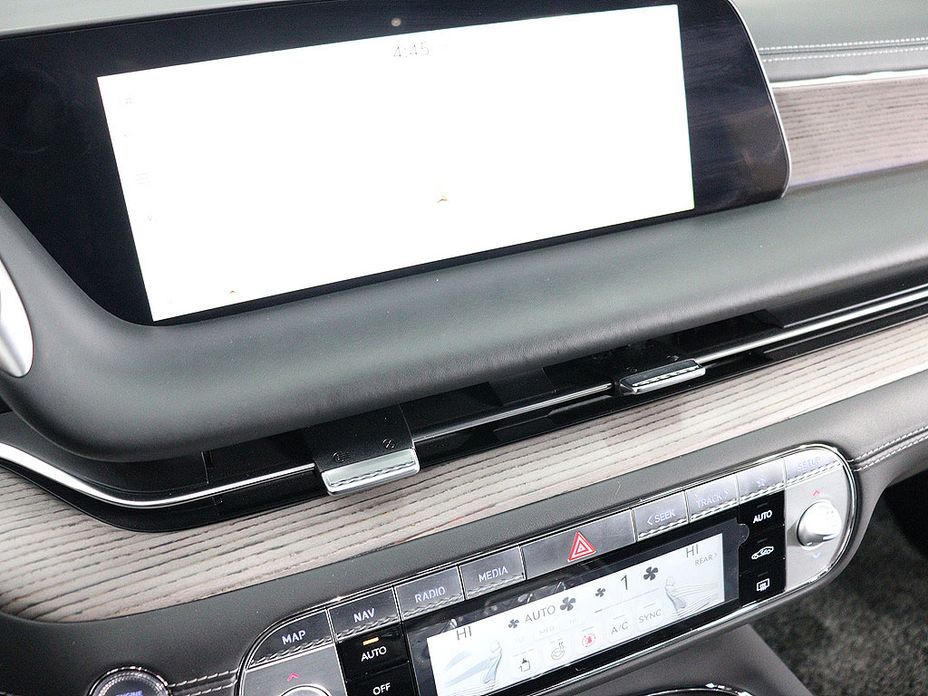 Genesis G90 2025