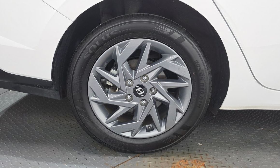 Hyundai AVANTE 2024