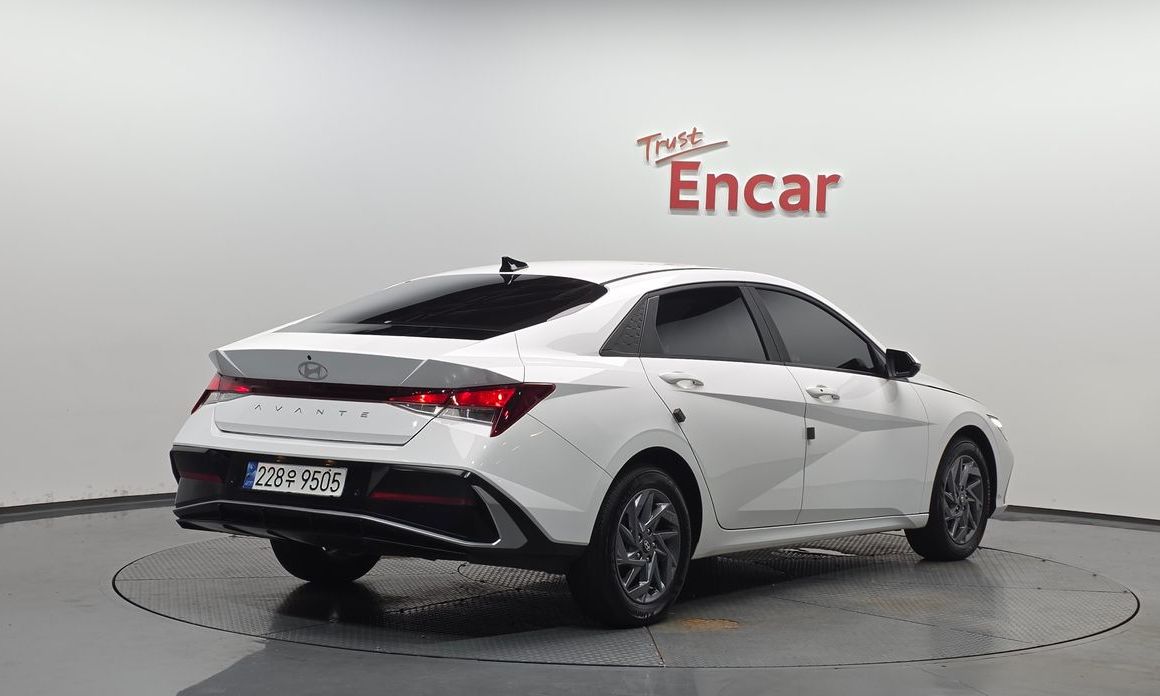 Hyundai AVANTE 2024