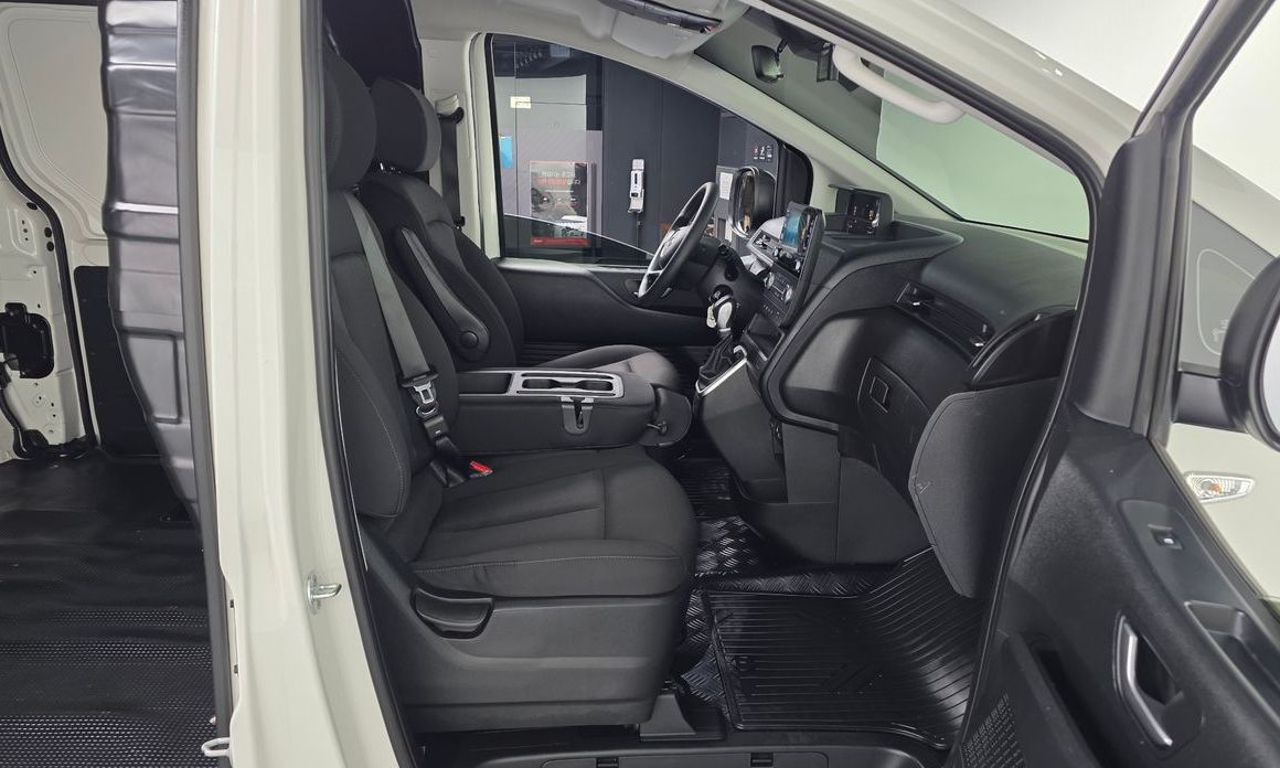 Hyundai Staria 2022