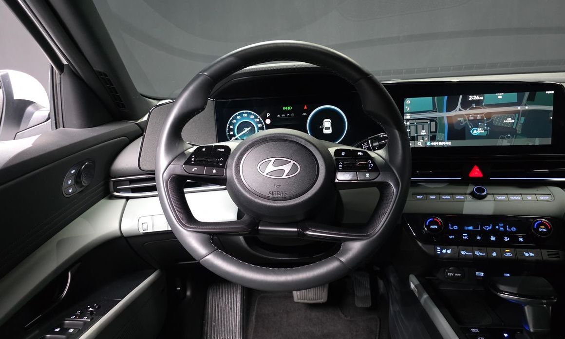 Hyundai AVANTE 2025