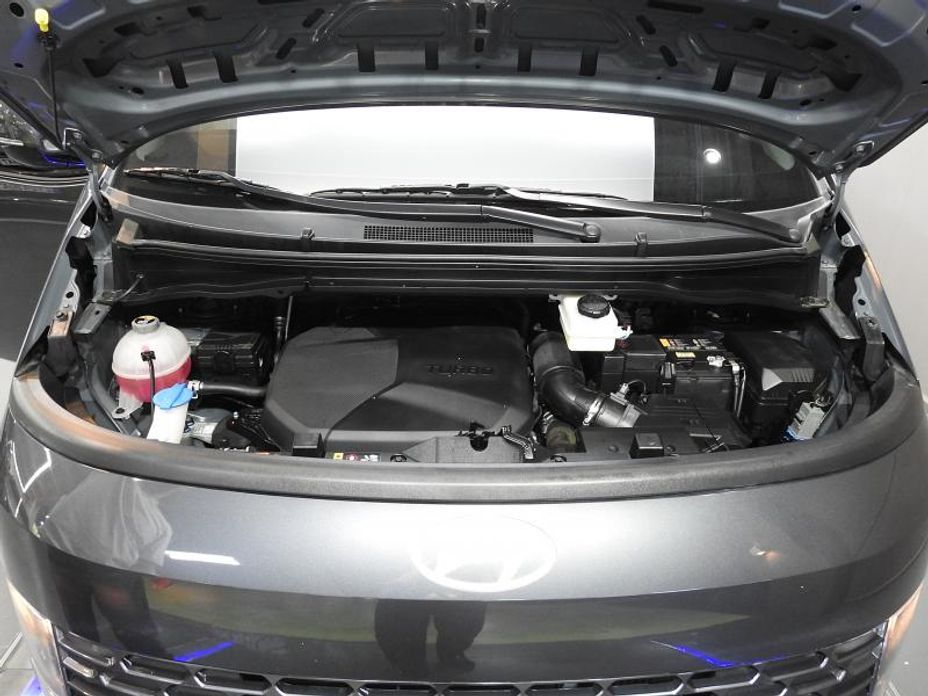 Hyundai Staria 2025