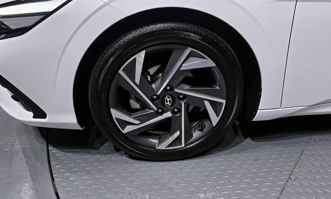 Hyundai AVANTE 2025