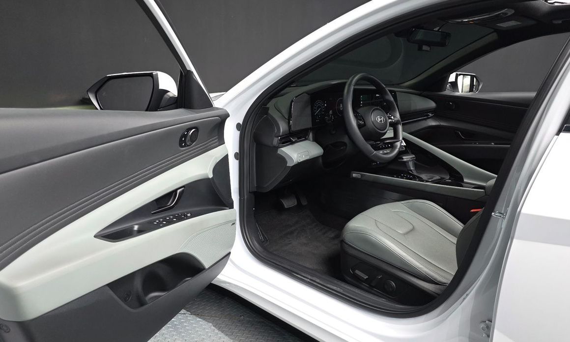 Hyundai AVANTE 2025