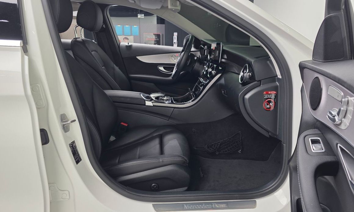 Mercedes-Benz C-Class 2020