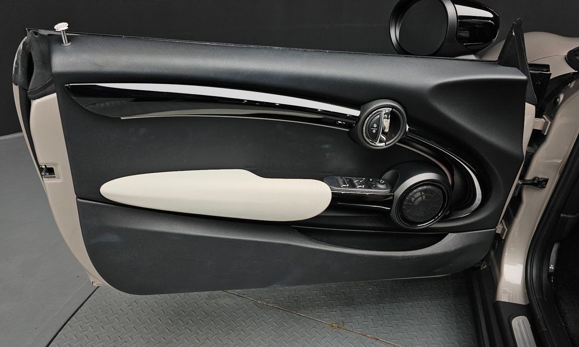 Mini Cooper Convertible 2023