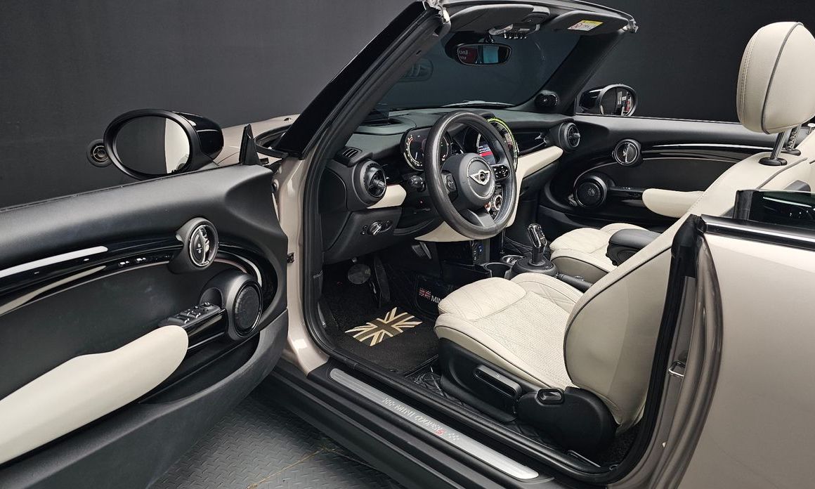 Mini Cooper Convertible 2023