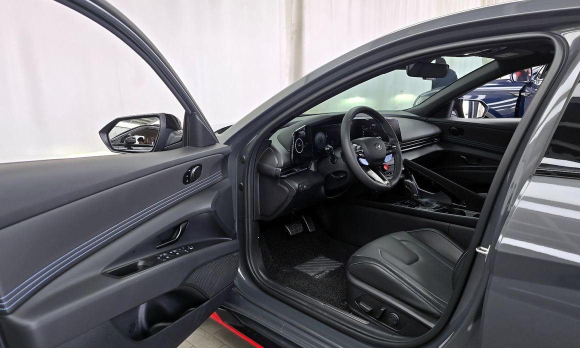 Hyundai AVANTE 2024