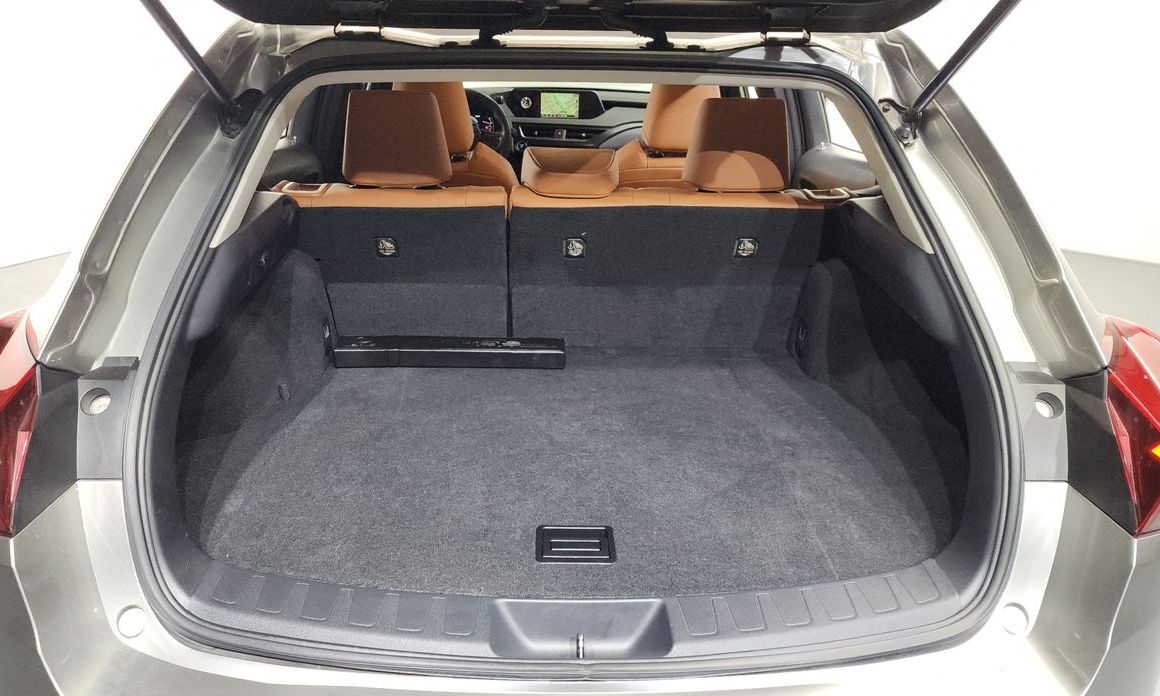 Lexus UX 2021