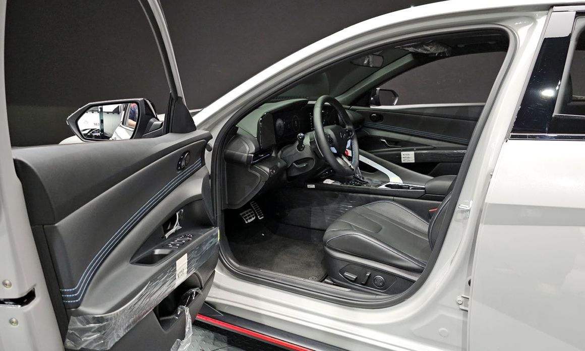 Hyundai AVANTE 2025