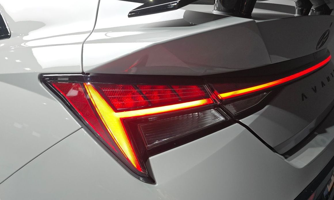 Hyundai AVANTE 2025