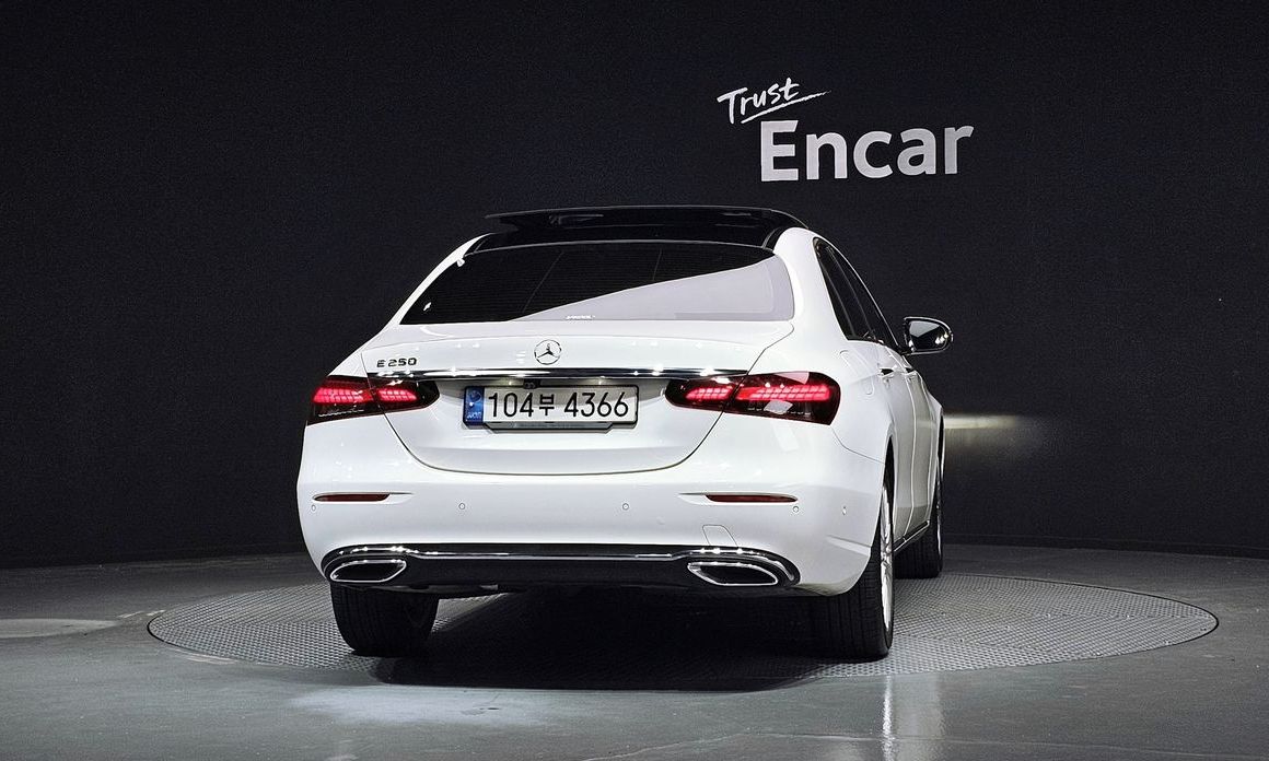 Mercedes-Benz E-Class 2021