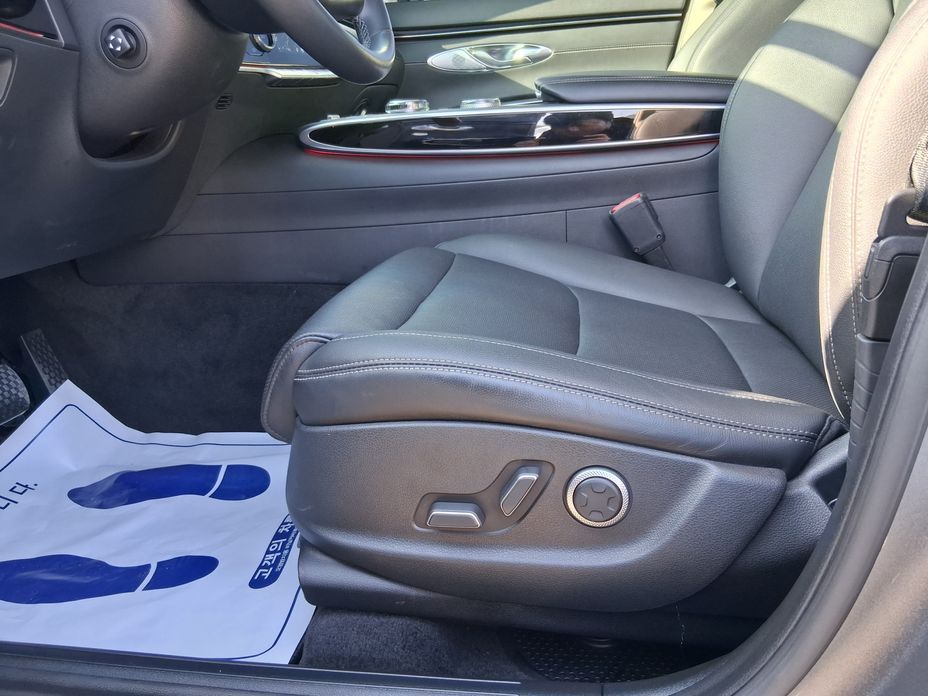 Genesis GV70 2021