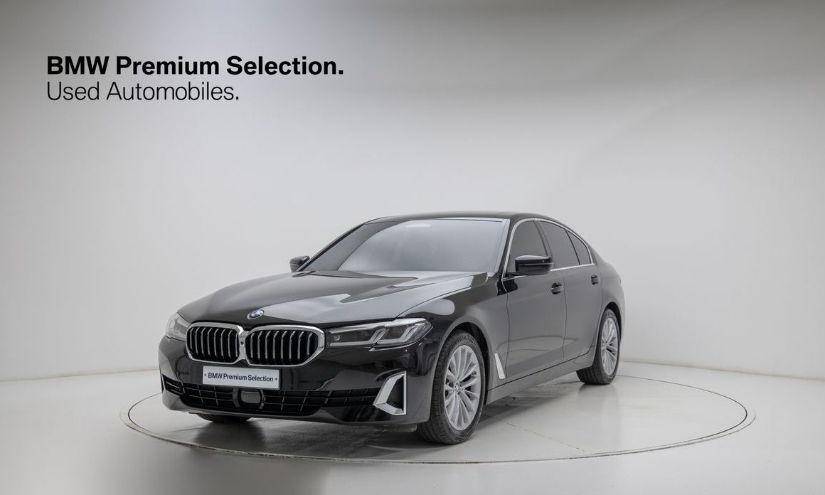 BMW 5-Series 2023