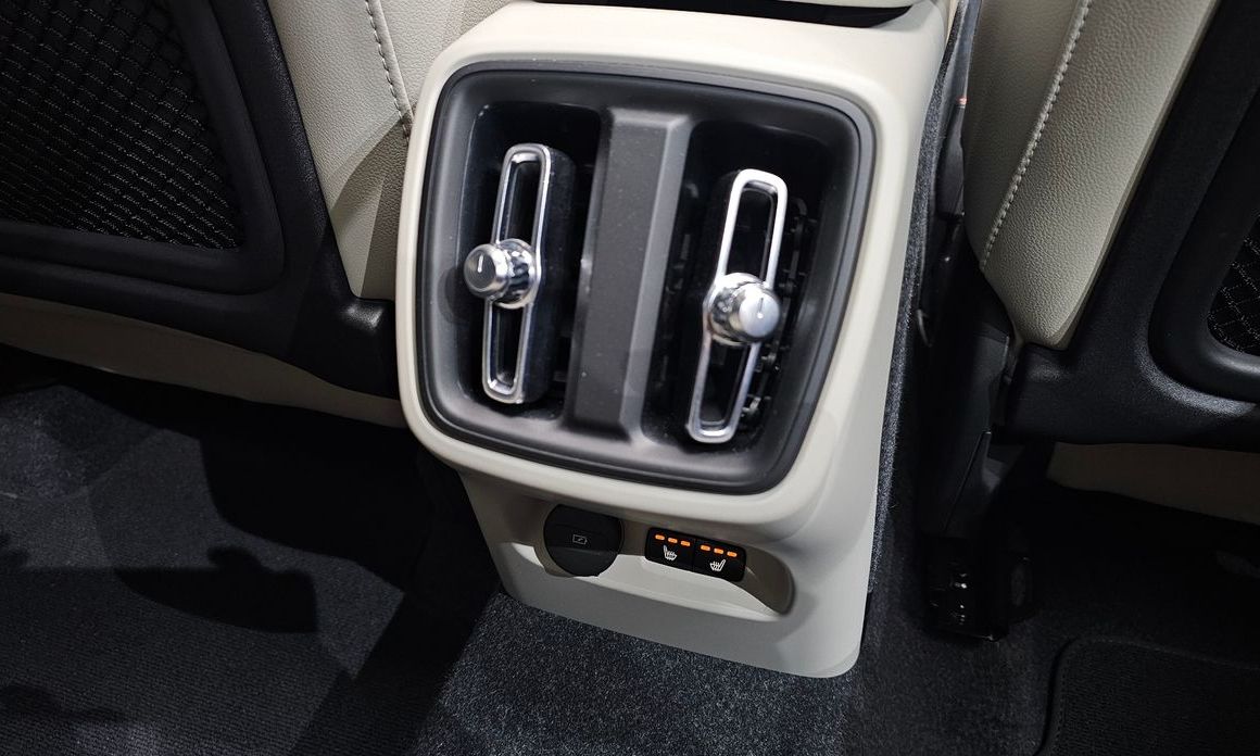Volvo XC40 2023