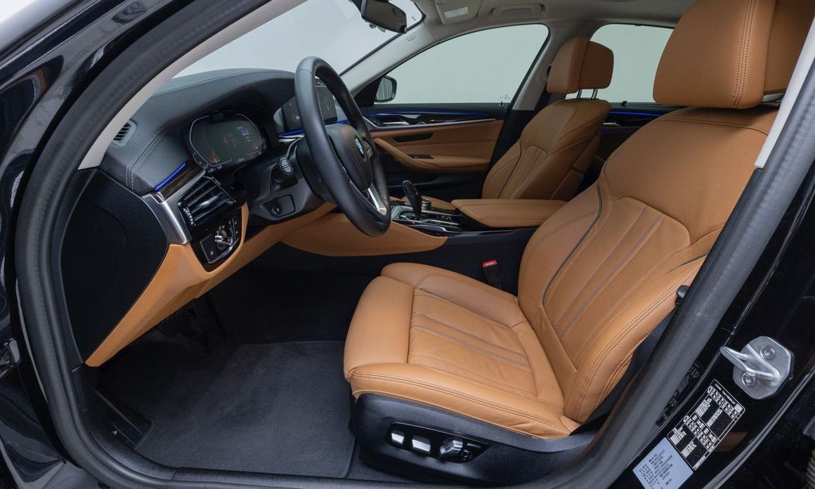 BMW 5-Series 2023