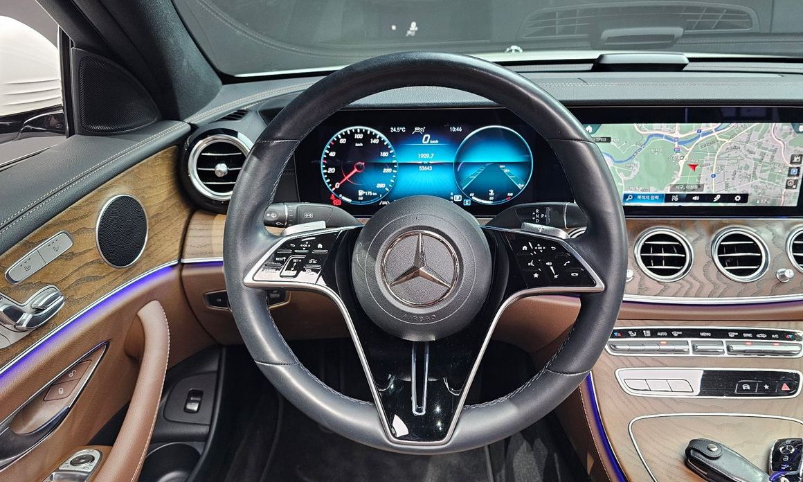 Mercedes-Benz E-Class 2021