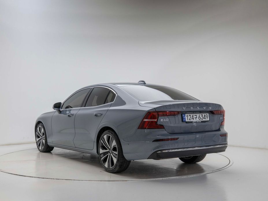 Volvo S60 2023
