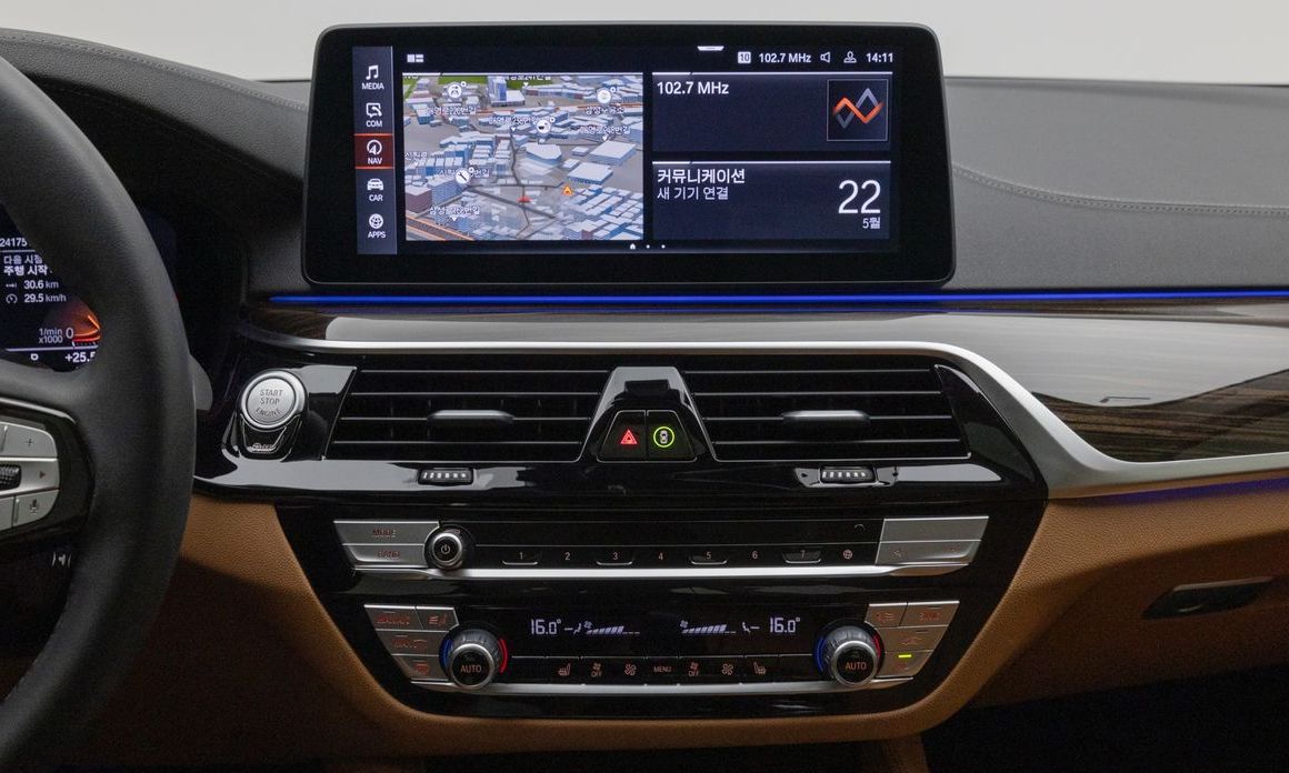 BMW 5-Series 2023