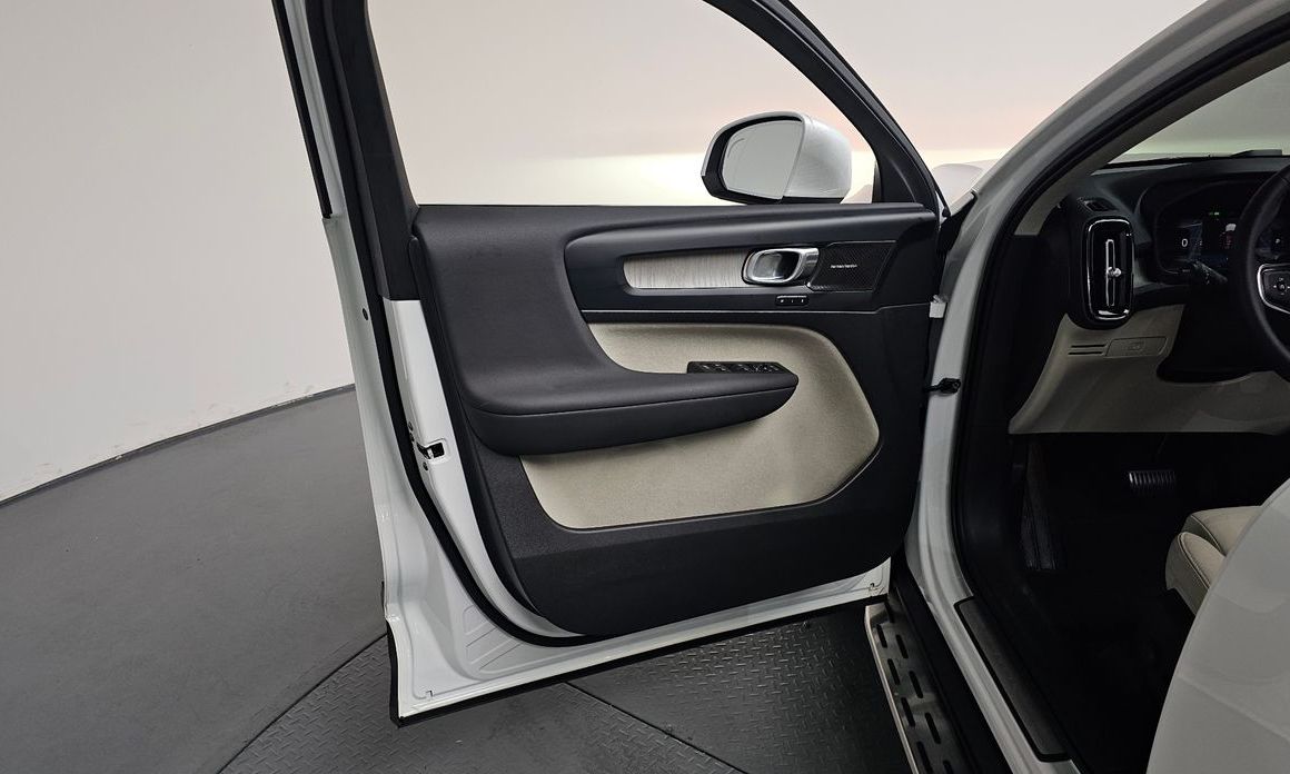 Volvo XC40 2023