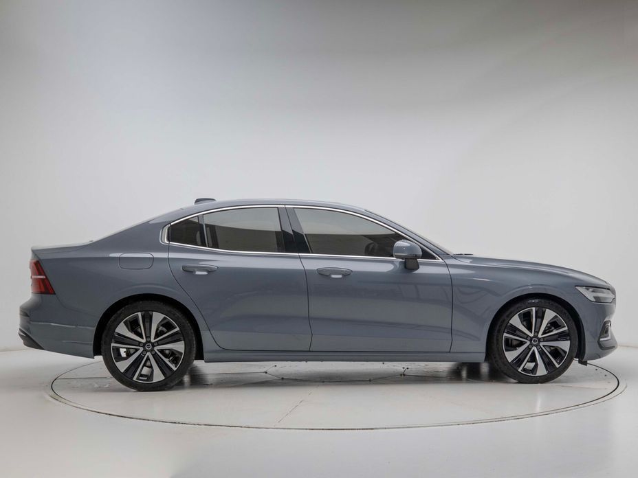 Volvo S60 2023