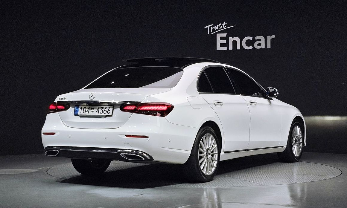 Mercedes-Benz E-Class 2021