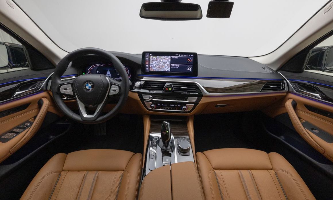 BMW 5-Series 2023