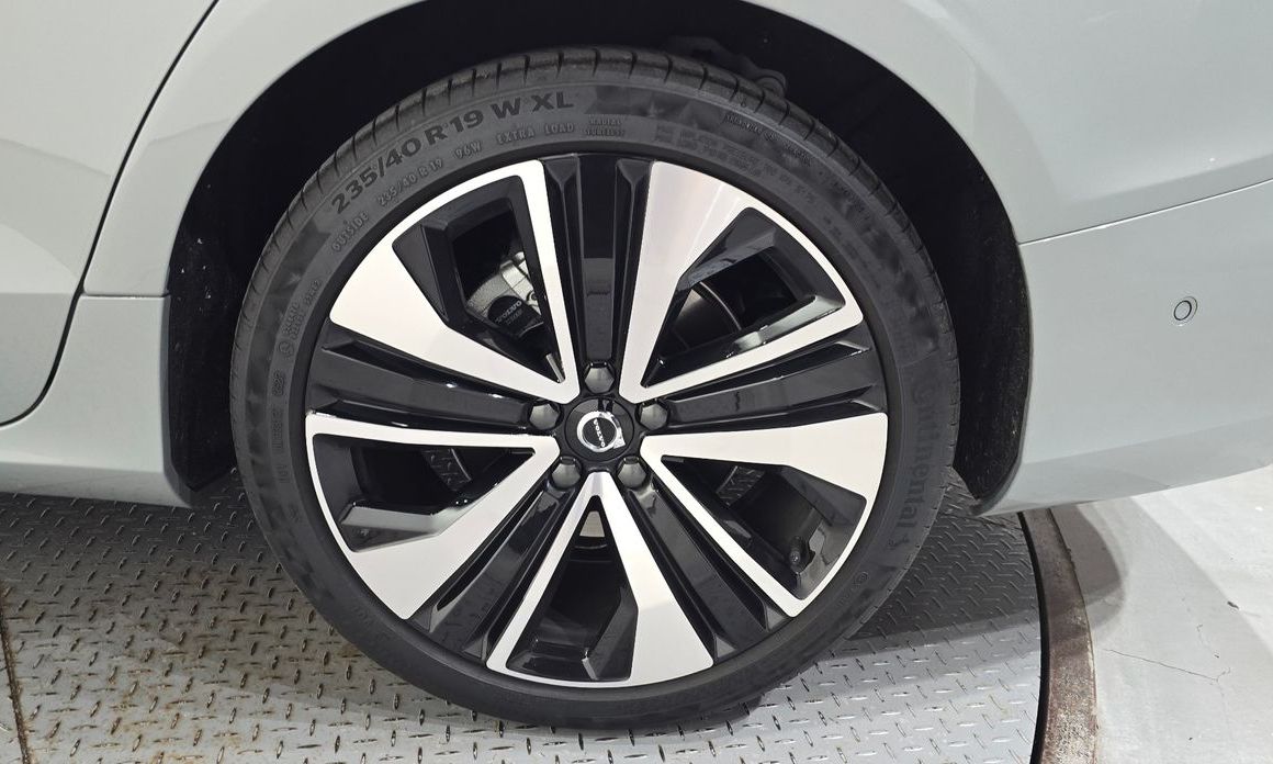 Volvo S60 2024