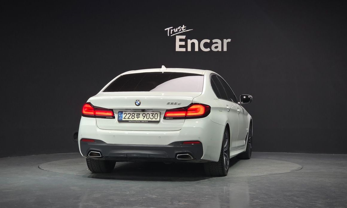 BMW 5-Series 2021