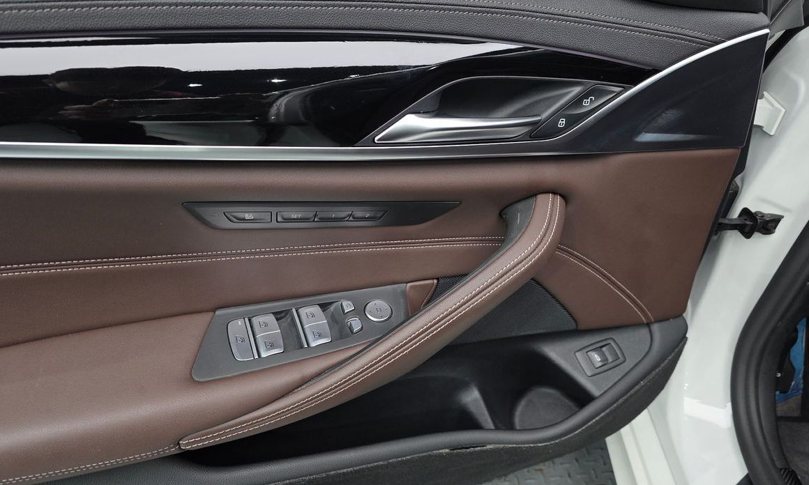 BMW 5-Series 2021