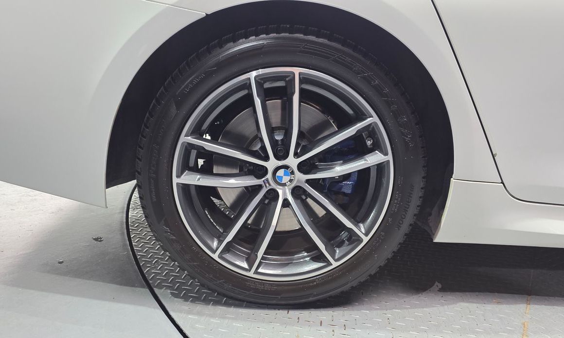 BMW 5-Series 2021