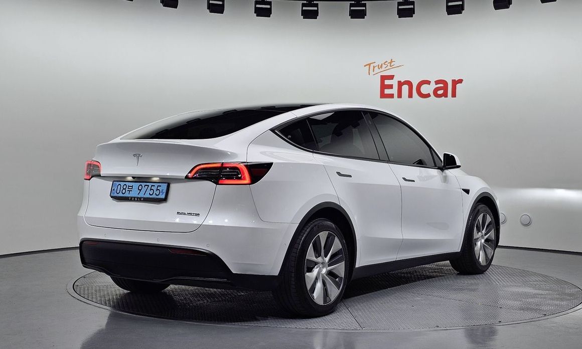 Tesla Model Y 2021