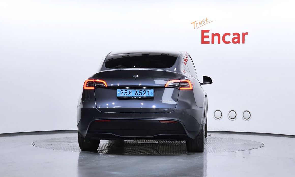 Tesla Model Y 2021