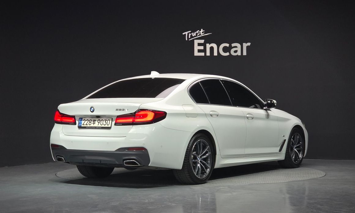 BMW 5-Series 2021