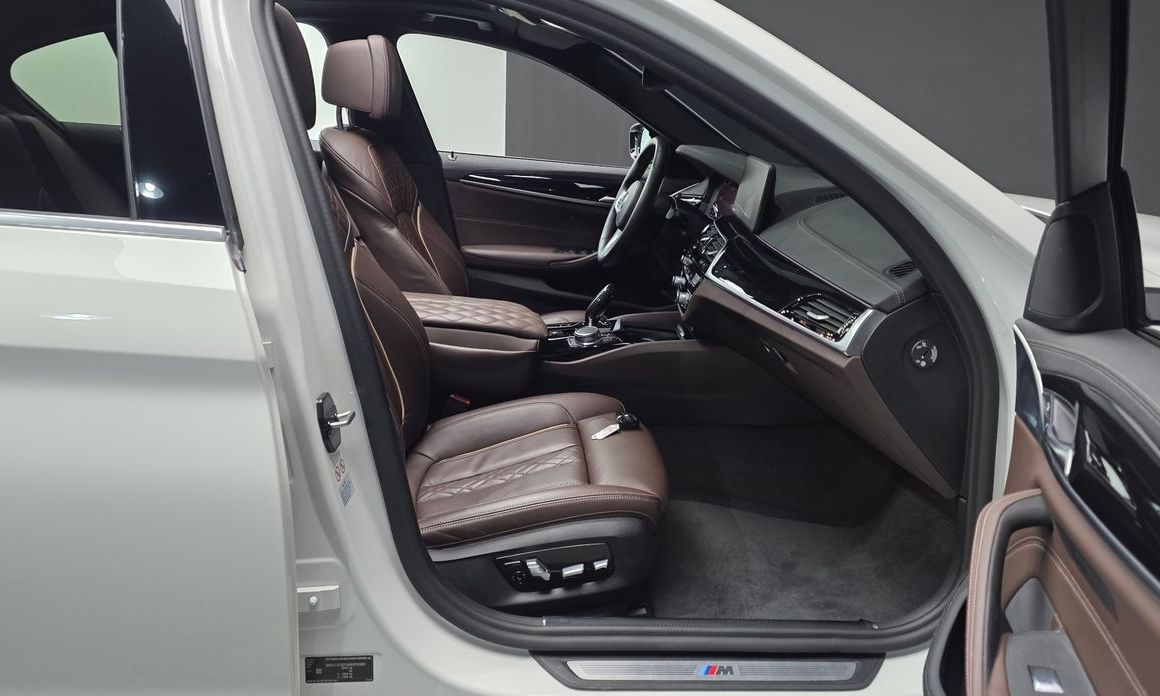 BMW 5-Series 2021