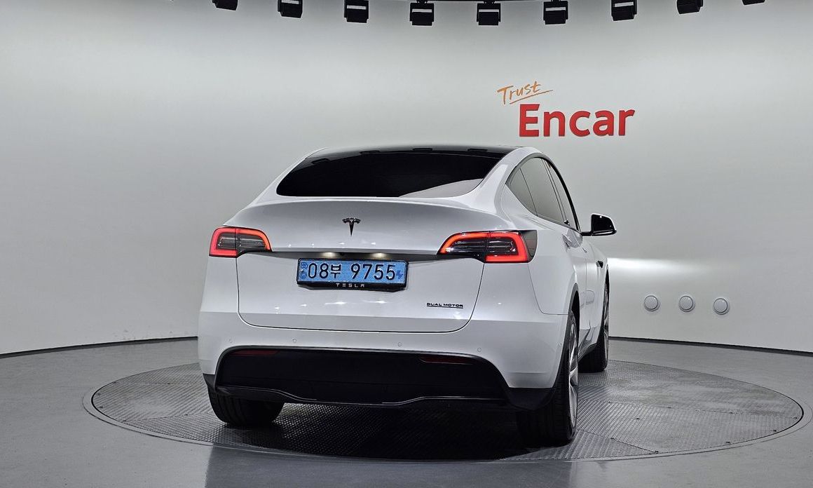 Tesla Model Y 2021