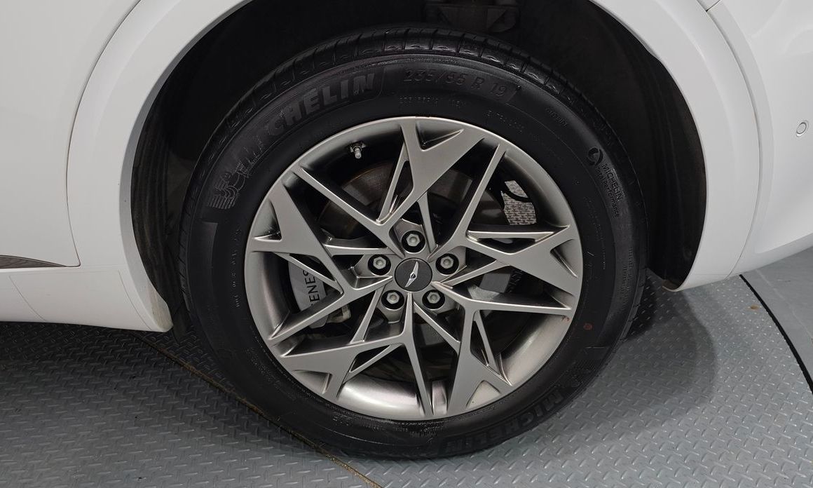 Genesis GV70 2023