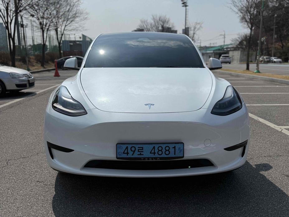 Tesla Model Y 2023