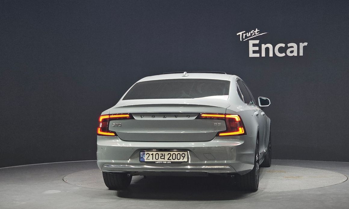 Volvo S90 2024