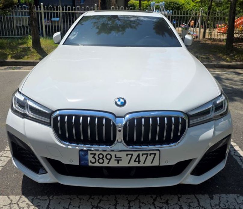 BMW 5-Series 2023