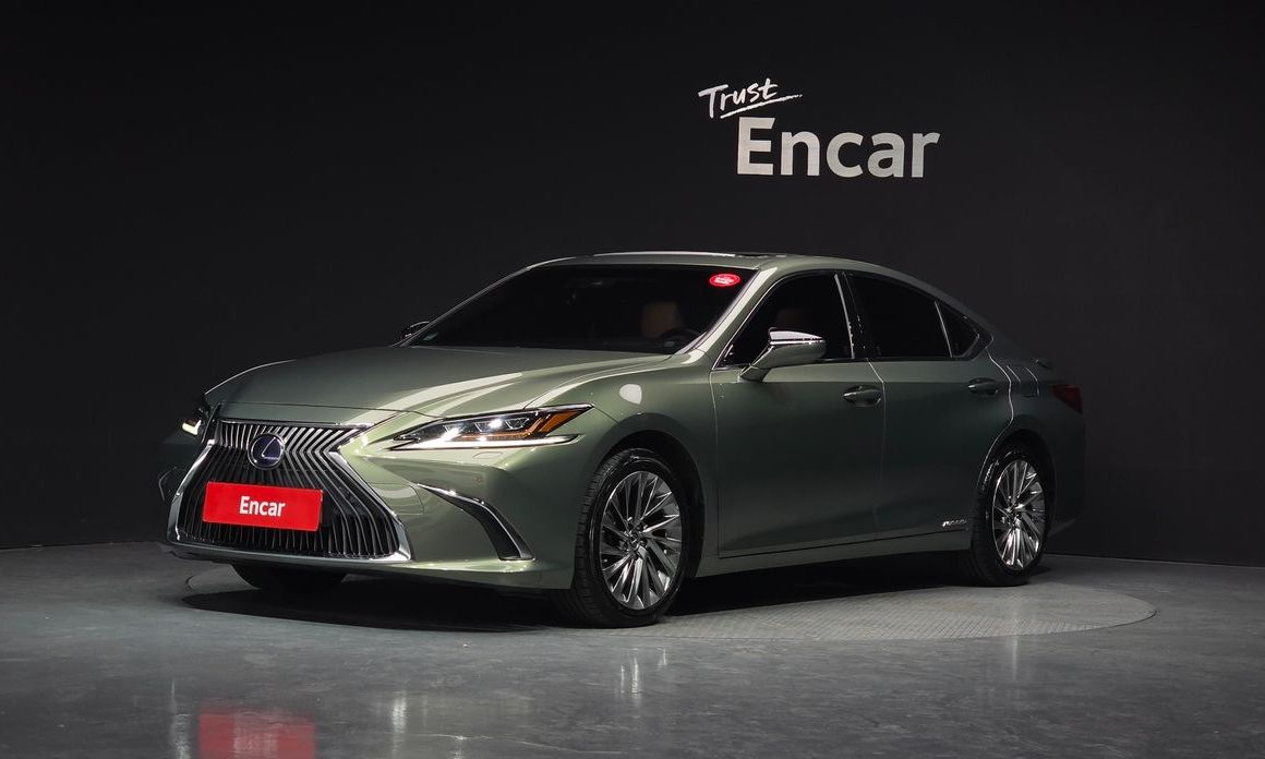 Lexus ES 2020