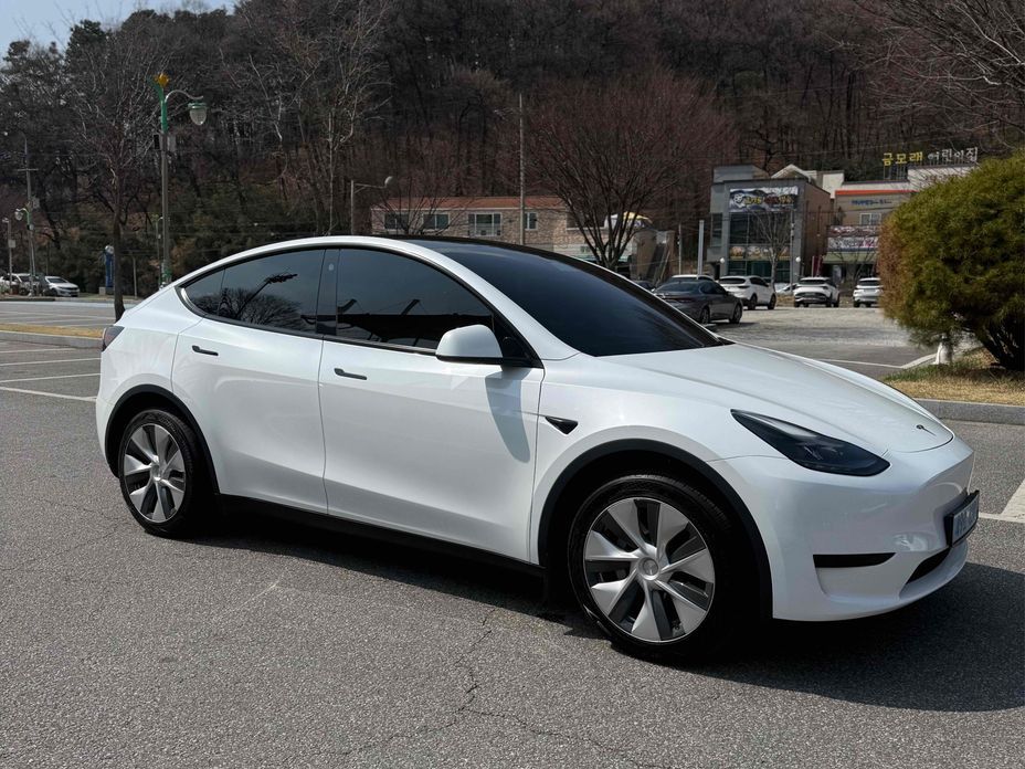 Tesla Model Y 2023