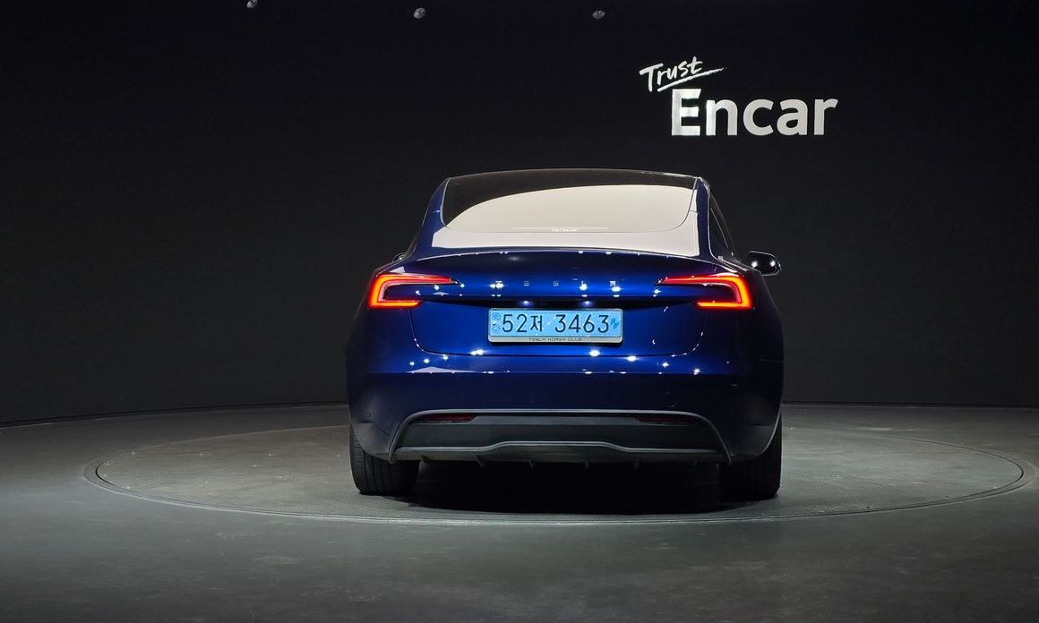 Tesla Model 3 2024