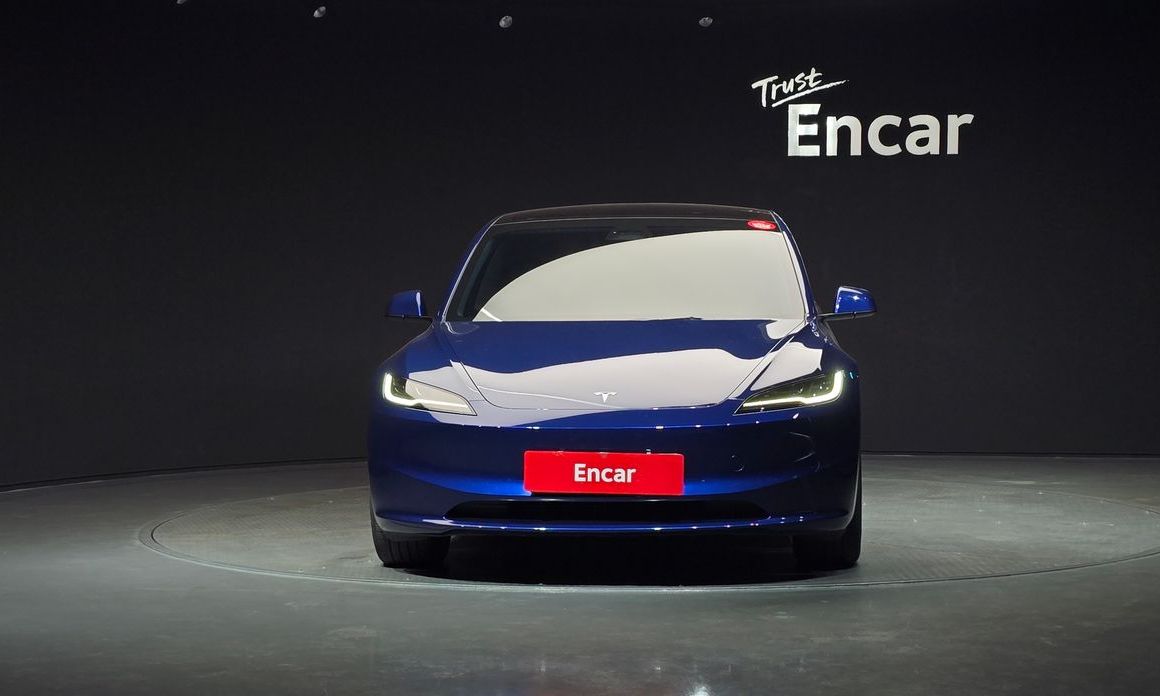 Tesla Model 3 2024