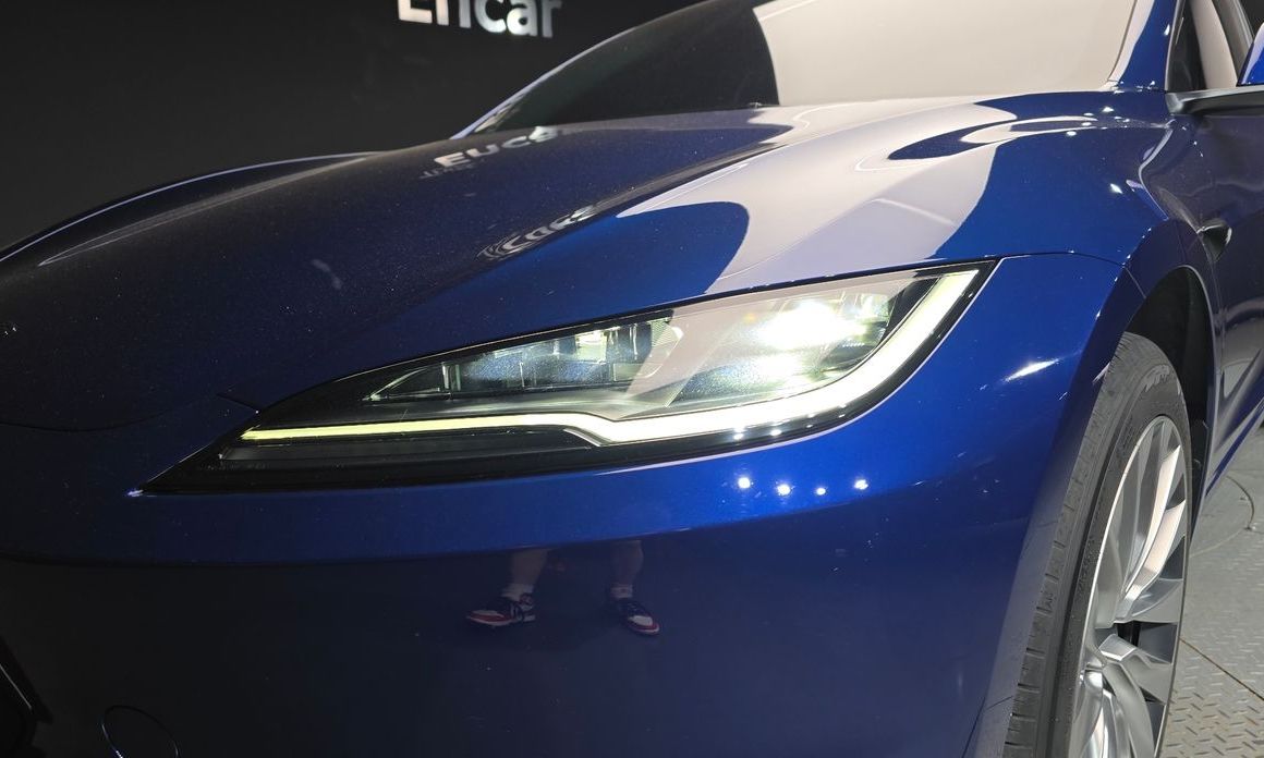 Tesla Model 3 2024