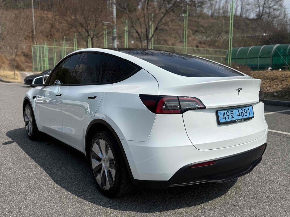 Tesla Model Y 2023