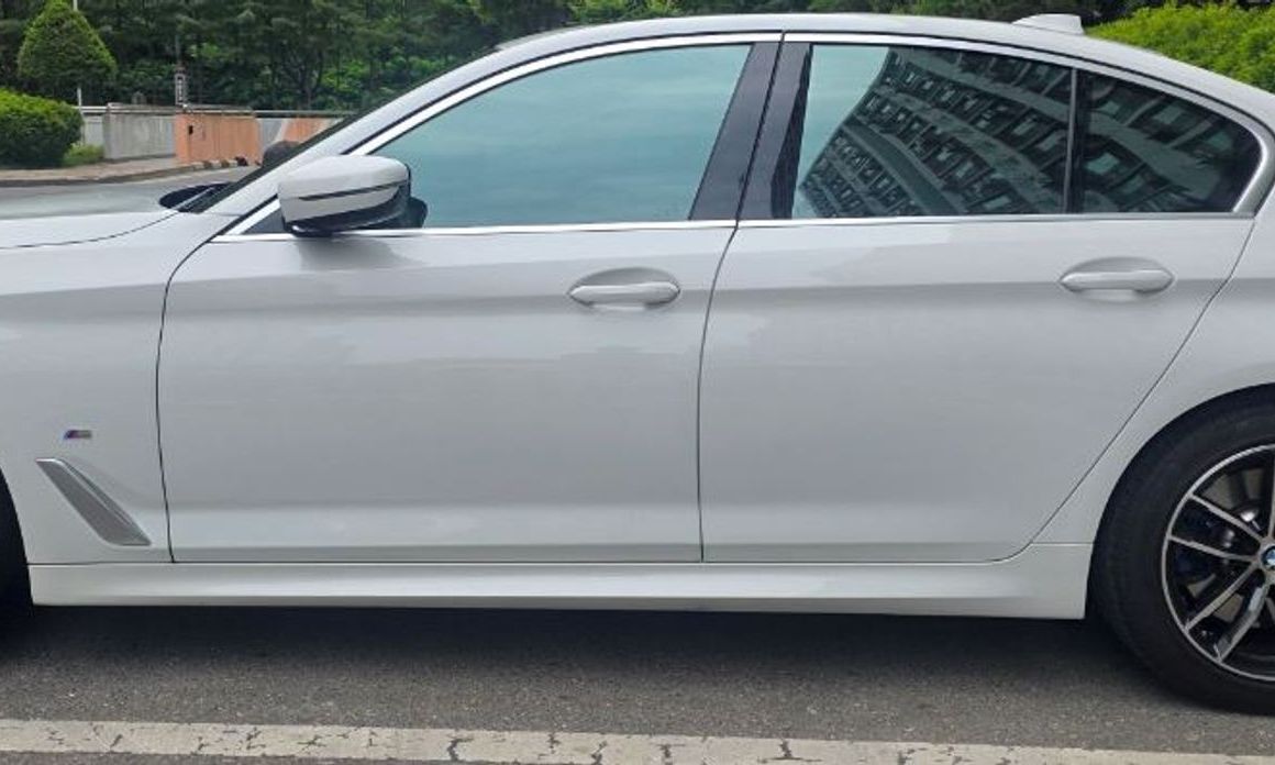 BMW 5-Series 2023